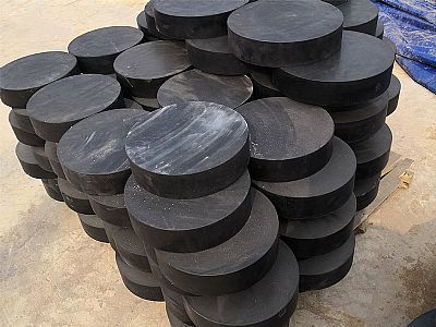 福泉市板式橡胶支座由若干层橡胶片与薄钢板经加压硫化